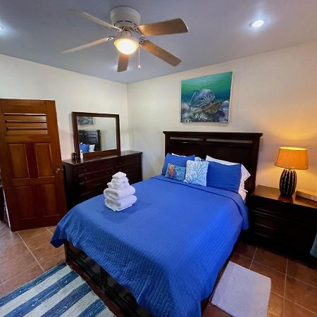Pura Vida Inn Caye Caulker Exterior photo